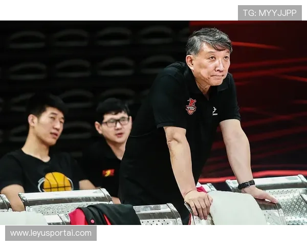 云南玉昆教练调整右边卫战术效果显著 防守提升迅速